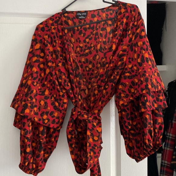 Wild animal print wrap top Medium - Picture 2 of 8